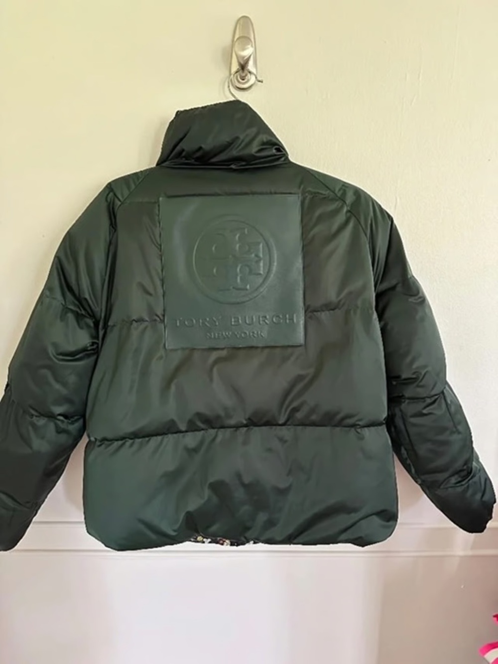 Tory Burch Heavy-fill Goose Down Reversible Floral Puffer Jacket in Forest Green - Picture 6 of 10